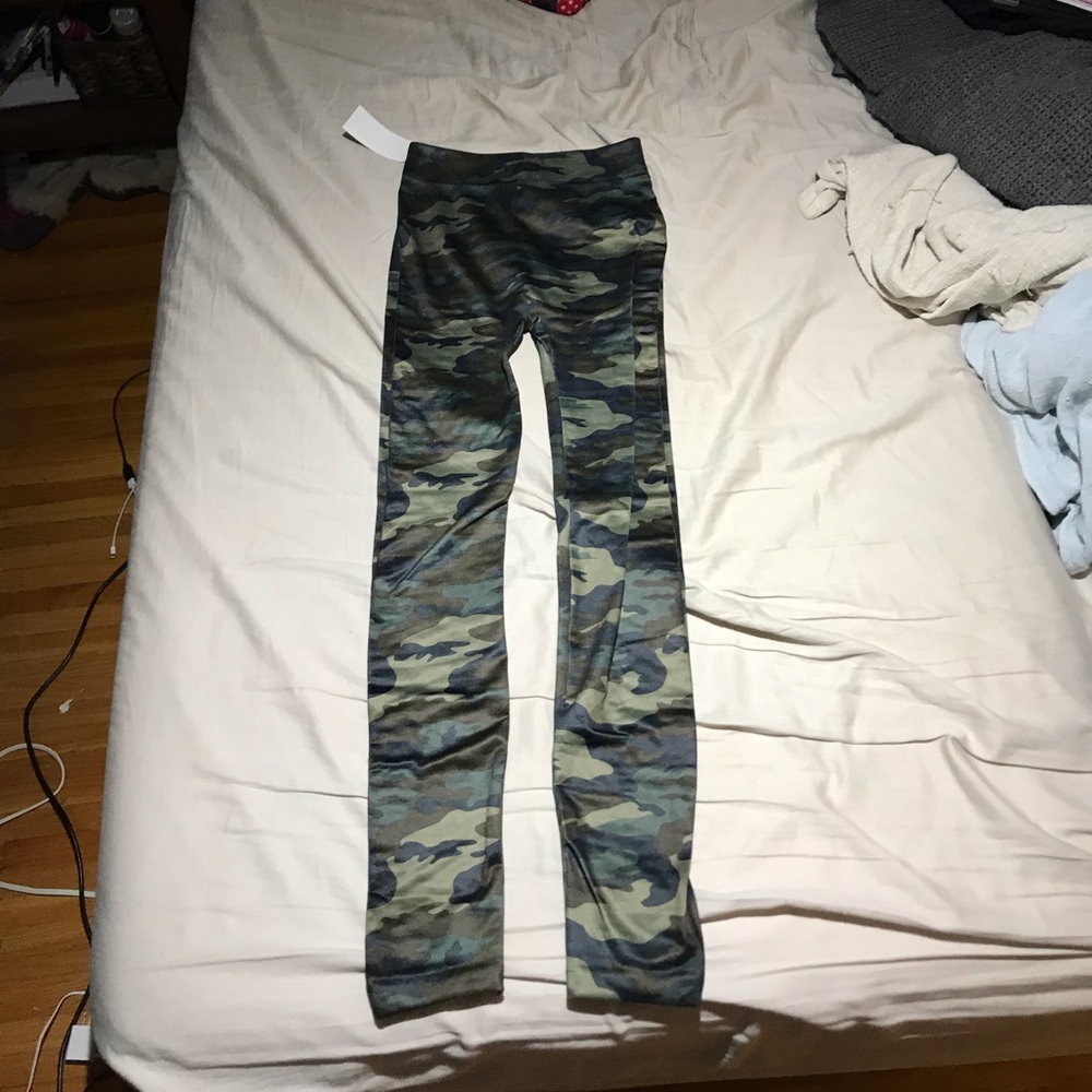 Rue 21 fleece lined camo leggings